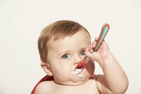 In questo caso meglio abbondare con frutta fresca. Neonati E Bambini Piccoli Alimentazione Piu Giusta E Corretta