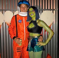 Learn how to make your own facemask pattern and sewing. 75 Best Couples Halloween Costumes 2021 Funny Couples Costumes