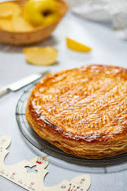 Galette Des Rois A La Pomme Pate Feuilletee Et Compote Recette Galette Des Rois A La Pomme Galette Des Rois Aux Pommes Galette Des Rois Facile