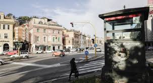 Arrivare dall'aeroporto/all'aeroporto con comodità è possibile con il servizio di transfer. Incidente A Corso Francia Morte Due Ragazze Investite Dal Figlio Di Paolo Genovese