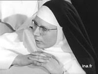 En 1963, elle enregistre, sous le nom d'artiste soeur sourire, le titre «dominique» qui devient un succès. Deces De Soeur Sourire Video Ina Fr