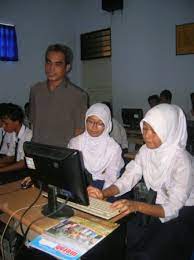 Maybe you would like to learn more about one of these? Smp Teuku Umar Tahun Ajaran Baru Buka Kelas Ungguilan Majalah Merah Putih