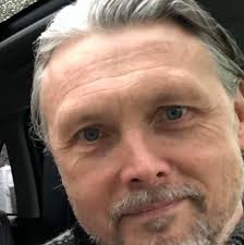 What is the quickest and best public transit route from Fishtown to the  airport?