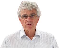 It's Moller at the crease, Tedeschi bowling