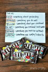 Een Leuke Manier Om Gespreks En Spreekvaardigheid Te Oefenen Met Leerlingen Op Deze Manier First Day Of School Activities School Activities Teacher Classroom