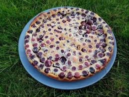 Clafoutis Aux Cerises De Cyril Lignac Dans Tous En Cuisine Mes Meilleures Recettes Faciles Clafoutis Aux Cerises Clafoutis Aux Poires Recette