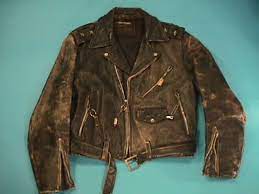 Em Held Onto One Of Her Dad S Jackets From The Nineties And Wears It Whenever It Gets Rather Cold Jackets Green Leather Jackets Vintage Jacket