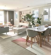 Idéal pour la réception d'invités, les réunions familiales ou les soirées entre amis, le salon et la salle à manger sont les meilleurs endroits pour se réunir et partager des moments conviviaux. Deco Salle A Manger Deco Salle A Manger Decoration Salon Appartement Decoration Maison