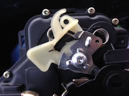 I can hear the door lock clicking as if it should open, but it will not open when i lift the . Vw Passat B5 Rear Door Central Locking Issue Door Lock Actuator Replacement Motor Vehicle Maintenance Repair Stack Exchange