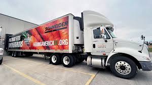 Hiring professional, courteous, experienced drivers; Schneider Donates Refrigerated Trailer To Feeding America To Help Provide For Those In Need Thetrucker Com