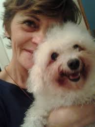 Anche la pioggia mi parla di te. Ieri ha piovuto e ti ricordavo  fuori,seduto a bagnarti felice. Amavi l acqua.