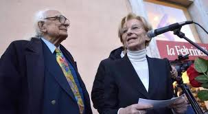 Lo storico leader dei radicali domenica scorsa ha di fatto estromesso l'ex ministro degli esteri dal partito. Pannella Espelle La Bonino Dai Radicali In Diretta Tv Lei Ma Siete Scemi Video