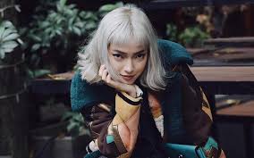 Tóc búi là một trong những kiểu tóc gọn gàng, mát mẻ nhưng không kém phần thu hút ánh nhìn mà các nàng khó có thể bỏ qua trong mùa hè này. Biáº¿n Hoa Cháº¥t ChÆ¡i NhÆ° Chau Bui Luc Ä'á»ƒ Mai Ngá»' Khi Nhuá»™m Sang Rá»±c Lam Ä'áº¹p