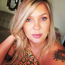 Who is a bilingual realtor in Colorado Springs?