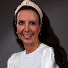 Rebecca Mckenzie's Instagram, Twitter & Facebook