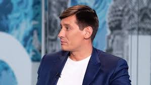 Дмитрий гудков заявил, что покинул страну и направился на украину, опасаясь дальнейшего преследования по уголовному делу об имущественном ущербе. Poisk Po Tegam