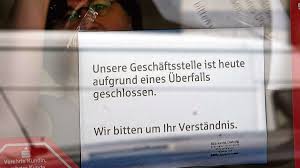 Ergebnisse für sparkasse in hausen; Bewaffneter Maskierter Flieht Im Blaumann Auf Rotem Damenfahrrad Ins Eppertshausener Industriegebiet Eppertshausen
