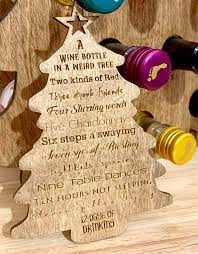 A snowman ornament made of two recycled wine corks. Pin On Ornaments