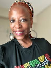 Hi, I'm Allie and I'm 61. I live bi costal in Wyoming & SC and I love to  travel the world.