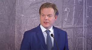 Pieter omtzigt is tweede kamerlid voor het cda. Omtzigt Zet Zijn Tanden In Cda Affaire