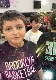 ليلة خميس طرز بها