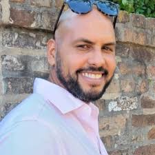 Join us in welcoming one of our new teachers, Piki Mendizabal! He will be  teaching Magical Realism this Spring, a studio course that introduces  students to the visual language of Magical Realism