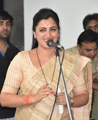 Shiv sena सांसद की धमकी पर mp navneet rana exclusive should. Navneet Kaur Rana Age Caste Boyfriend Husband Family Biography More Starsunfolded