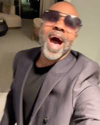 Party szn is upon us., a visual diary of one week in nyc at night🤣