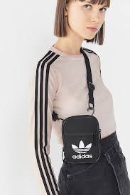 Adidas Originals Trefoil Festival Crossbody Bag Urban Outfitters Pursescanada Roupas Adidas Moda Roupas