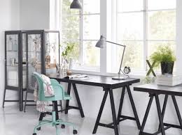Pismennye Stoly Ikea Vybiraem Stilnoe Rabochee Mesto Pri Razumnom Byudzhete Http Happymodern Ru Pismennye Stoly Ikea Home Ikea Home Office Home Office Decor