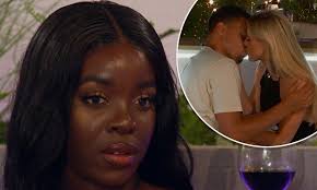 Toby love / date of birth Love Island Seething Kaz Brands Chloe A Snake As She Kisses Toby Daily Mail Online