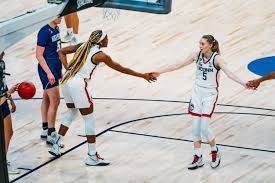 Paige bueckers is a famous, talented and amazing american professional basketball player. Women S Basketball Tourney Paige Bueckers Sets Points Record Uconn Routs High Point Upi Com