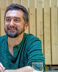 Desobediència civil massiva contra la sentència al procés. Milers de  persones tallen les principals vies de comunicació i bl