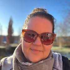 Amazon.co.jp: Finding Clara : Lund, Jannie: 洋書