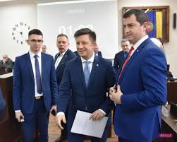 Dworczyk worked as an adviser for eastern european and polonia affairs for prime ministers kazimierz marcinkiewicz and jarosław kaczyński between 2005 and 2007. Michal Dworczyk O Dzialaniach Na Rzecz Powiatu Dzierzoniowskiego Wideo Foto