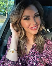 Swipe to see the MOST EXPENSIVE BED in the world 🛌 🤩 The whole  @hastensbeds Grand Vividus bed setup costs $1 million!!!! 💸🤑I didn't  actually lay in it (🤦🏼‍♀️ fail!) but I