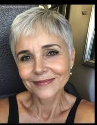 Fresh cut, new vibes! What do you think of my new look 😊