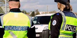 The gendarmerie nationale is one of france's oldest institutions. Police Gendarmerie L Eternelle Querelle Des Freres Ennemis Le Point