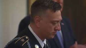 Staff sergeant becomes first living Iraq veteran to receive Medal of Honor