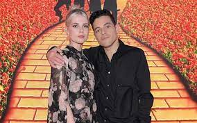 مشاهدة وتحميل مسلسل نسل الاغراب الحلقة 1 الاولي كاملة اون لاين بطولة احمد السقا و امير كرارة بجودة عالية hd ، شاهد نت مباشرة بدون تحميل المسلسل العربي. Ø±Ø§Ù…ÙŠ Ù…Ø§Ù„Ùƒ ÙŠØ¹Ù„Ù† Ø¹Ù„Ø§Ù‚ØªÙ‡ Ø§Ù„Ø¹Ø§Ø·ÙÙŠØ© Ù„Ù„Ù…Ø±Ø© Ø§Ù„Ø£ÙˆÙ„Ù‰ Ø¨Ù‡Ø°Ù‡ Ø§Ù„Ù…Ù…Ø«Ù„Ø© Ø±ÙˆÙ…Ø§Ù†Ø³ÙŠØ© Ø¹Ù„Ù‰ Ø·Ø±ÙŠÙ‚ØªÙ‡ Ø®Ø¨Ø± ÙÙŠ Ø§Ù„ÙÙ†