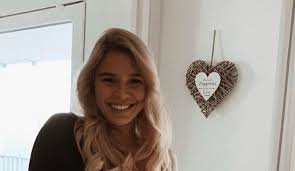 Paige almendariz (soccer player) was born on the 19th of october, 1997. Unlv Soccer Player Paige Almendariz Can Finally Profit Off Her Instagram