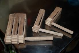 Para impresionar a todos la próxima vez que organices una noche de juegos de mesa, lo ideal es un juego de mesa casero. Juguetes Antiguos Tienda Online De Juguetes De Madera Simples Y Naturales