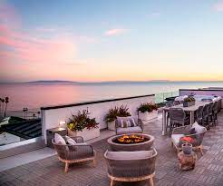 Located steps away from los liones trail in topanga state park, one coast places residents within steps of the most scenic hiking trails in los angeles. One Coast Pacific Palisades Oceanfront Homes For Sale