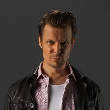 The Creator Of Max Payne Dressed As Max Payne Max Payne Punisher Max Video Game Cosplay