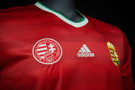 Adidas magyar címeres melegítő (condivo, gála) 18 990 ft 37 980 ft. A Teljes Gyujtemeny Gyari Hiteles Sok Stilus Adidas Magyar Valogatott Mez Alexoloughlinsplace Com