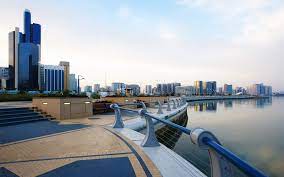 There are more than 1,100 free parking spaces within a five minute walk of the corniche and the promenade is easily reachable through underground passages. Corniche Abu Dhabi Restaurants Bars Corniche Brunches Hotels Cinema Art Offers Family Things To Do In Abu Dhabi