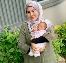 Dato' aliff syukri d'herbs tarikh lahir: Bonda Rozita B0ngkar Perangai Sebenar Datin Shahida Yang Ramai Tidak Tahu Vanilla Daily