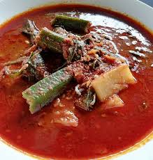 Ia umpama masakan pembuka selera tetapi tak boleh selalu dimakan, sebab ia berlemak. Cili Merah Pedas In English