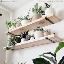 Decorative Accents For Shelves Furniture Coin Salle A Manger Decoration Etageres Decoration Plantes Interieur