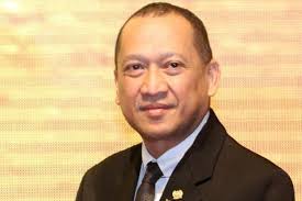 Born 15 may 1954) is a malaysian politician from the united malays national organisation (umno) in the previously ruling barisan nasional (bn) coalition. Nazri Asks Umno Ministers Not To Block Grassroots From Effecting Change The Mole